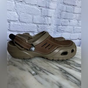 Crocs Sz 8 M Yukon Vista Brown Clog Adjustable Faux Leather Men’s